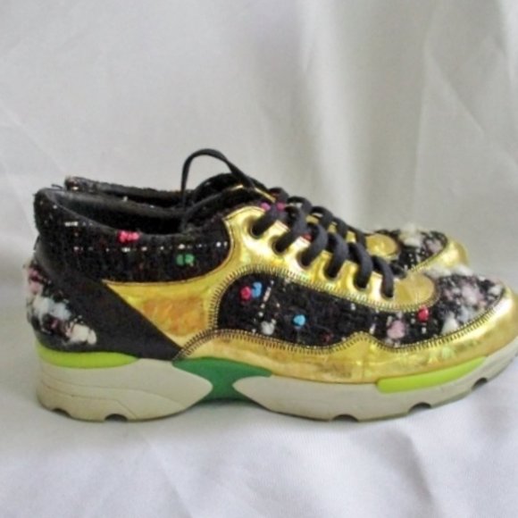 chanel cc logo suede tweed black gold sneaker